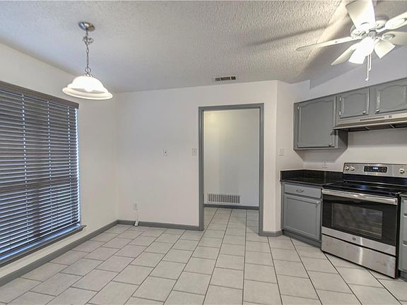 4th image of 317 Jessica Dr