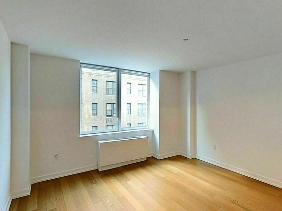 5th image of 227 W 77th St APT 8C
