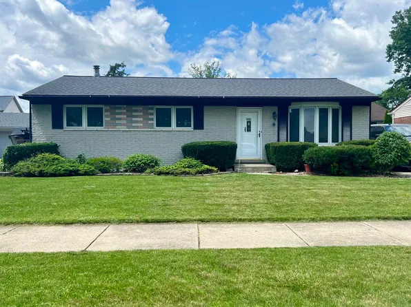 27114 Mayfair Ave, Brownstown, MI 48183