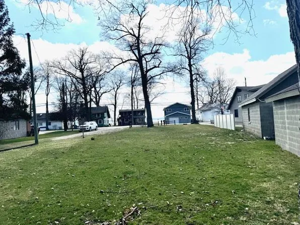 68031 Klinger Lake Rd, Sturgis, MI 49091