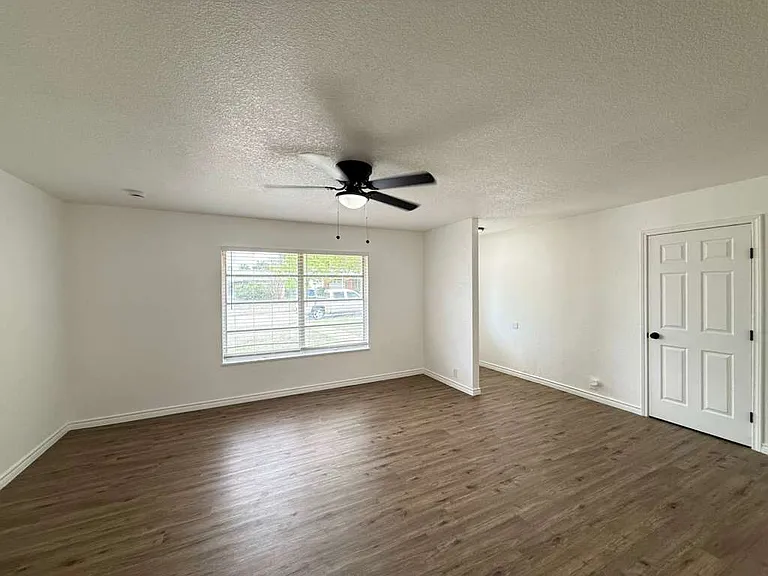 206 Covina Ave — Photo 12