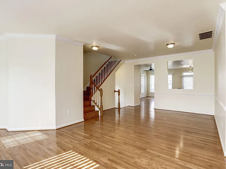 750 Monument Ave — Photo 13