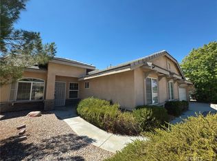 15943 Oak Ct, Victorville, CA 92395