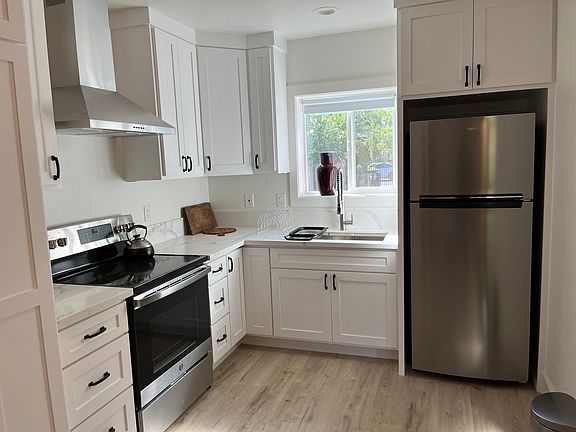 4th image of 1053 56th St #2