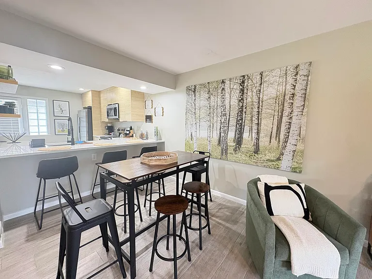 690 SE 23rd Ave #1 — Photo 7
