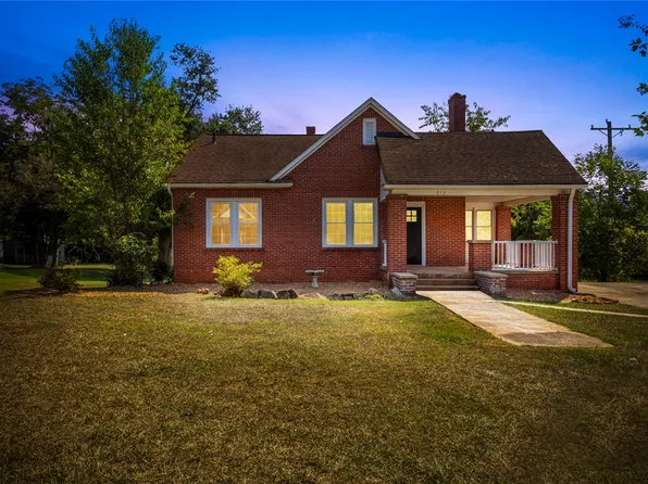 613 S Townville St, Seneca, SC 29678