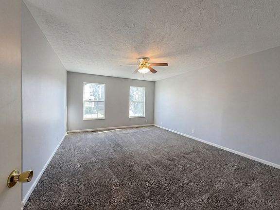 4th image of 3008 Creekview Ln