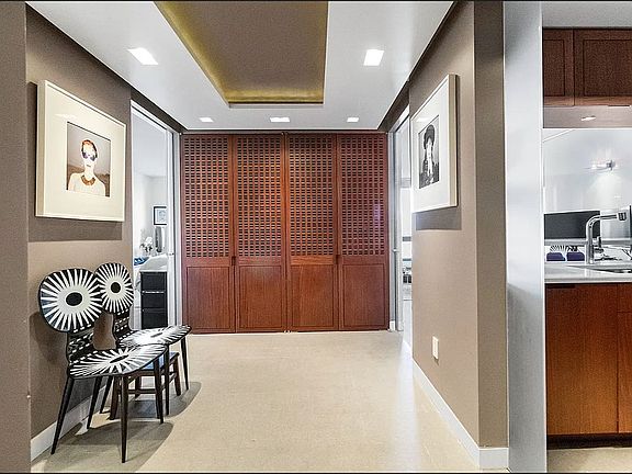 3rd image of 1 Irving Pl APT G19d