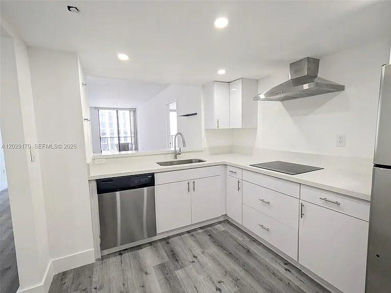 555 NE 15th St #12D — Photo 8