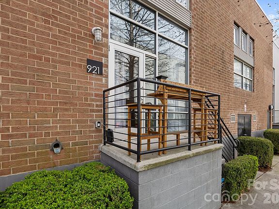 2nd image of 921 Westmere Ave