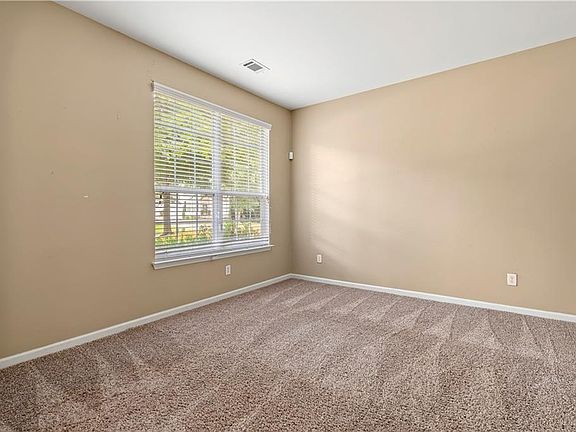 5th image of 633 Stonecreek Way