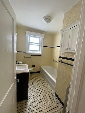118-120 Isabella Ave #1 — Photo 5