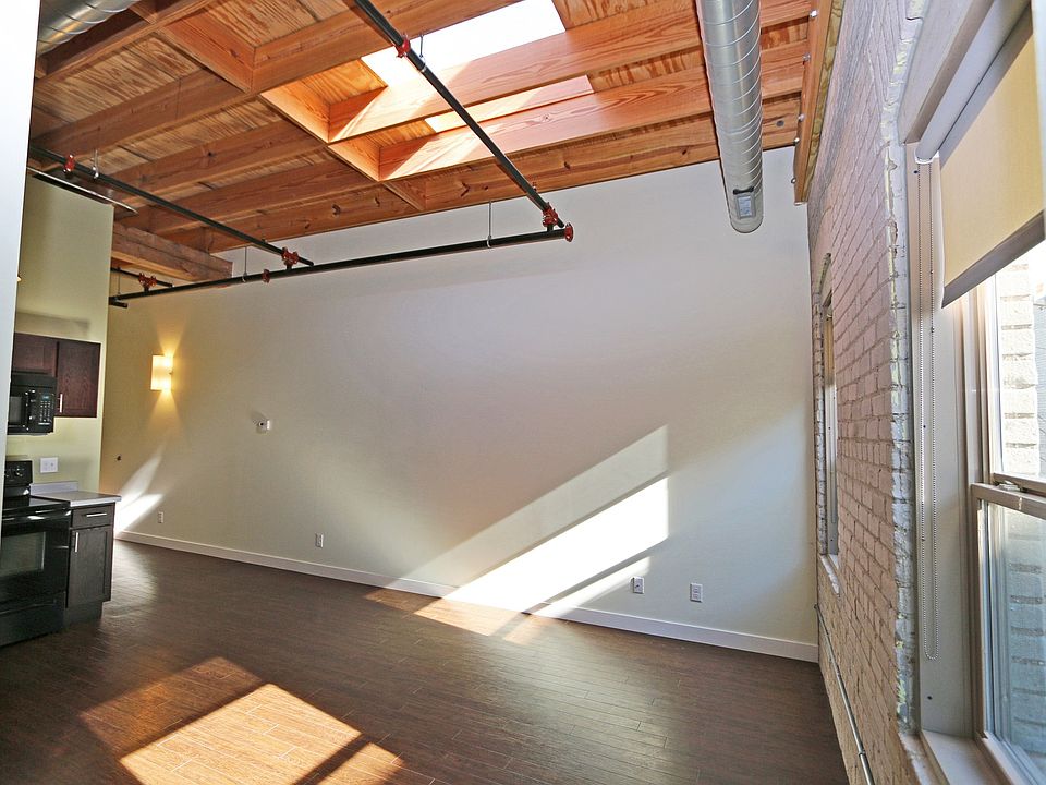 1st image of 115 5th St NE #11548835