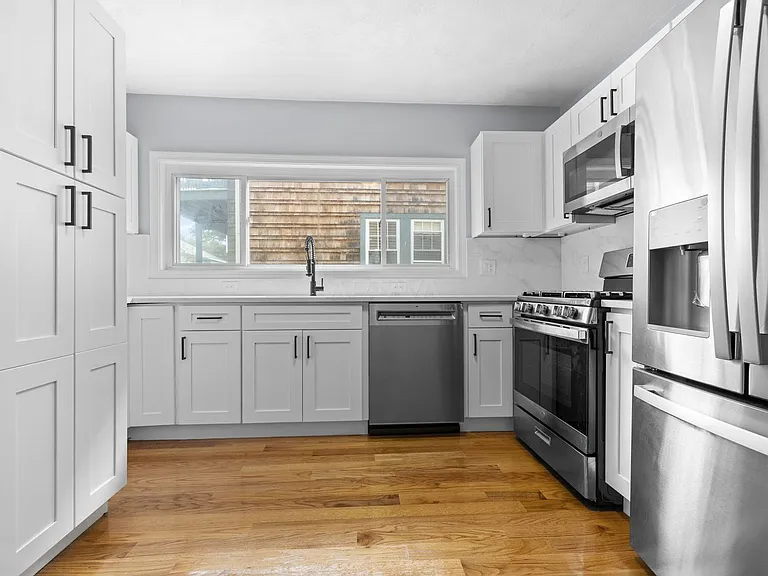 17 Tesla Ave #1 — Photo 10
