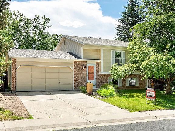 2nd image of 379 Lilac Cir