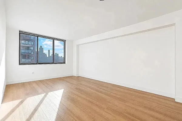 Living room, photo 1