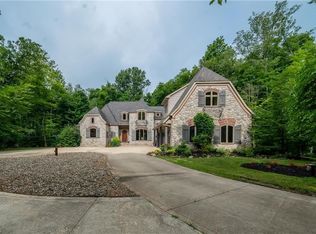 1054 Arborcrest Dr, Hinckley, OH 44233