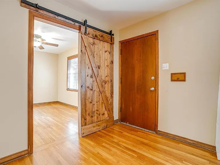 604 Monticello Dr #103 — Photo 2