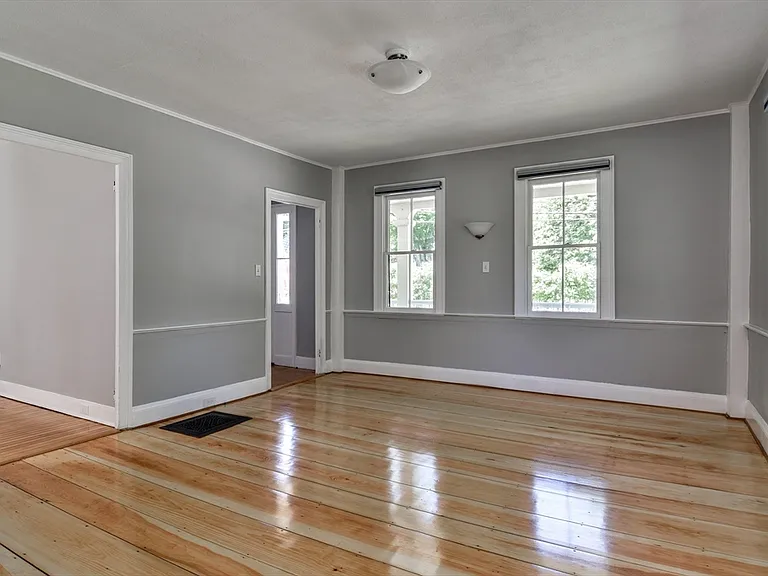 16 Pleasant St — Photo 5