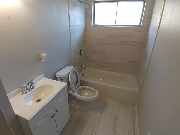 2523 Gross Rd — Photo 11