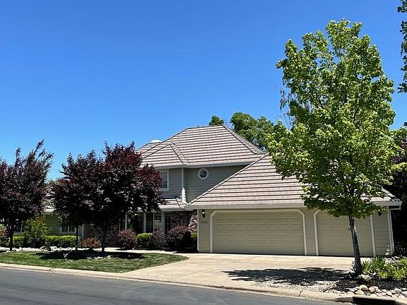 3rd image of 2933 Bridlewood Dr
