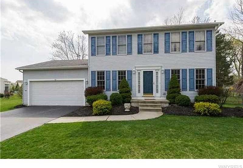 1st image of 72 Thornbury Dr