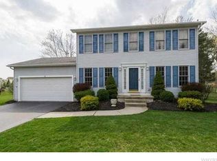 72 Thornbury Dr, East Amherst, NY 14051