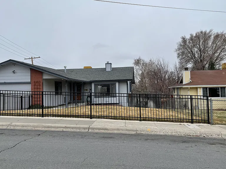 1660 W 12th St Reno, 89503