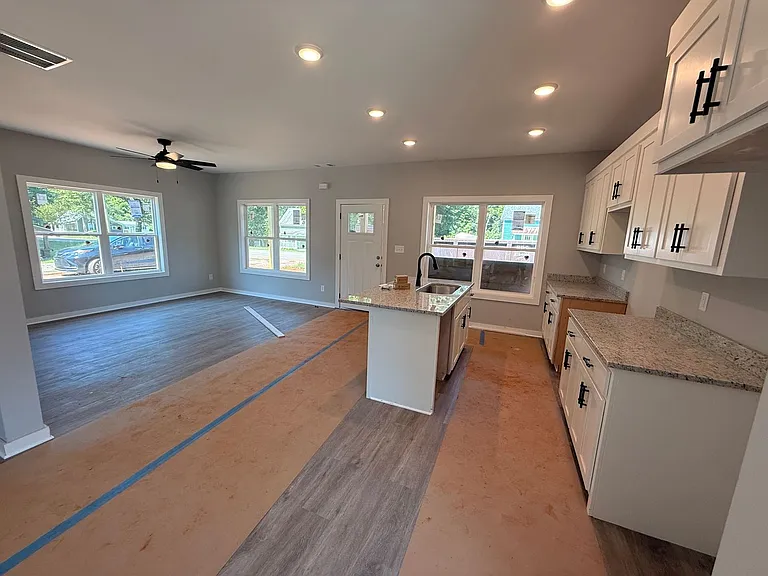 815 Whitehall Rd — Photo 3