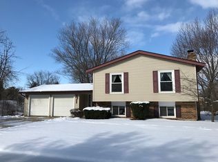 1046 Cardiff Dr, Crystal Lake, IL 60014