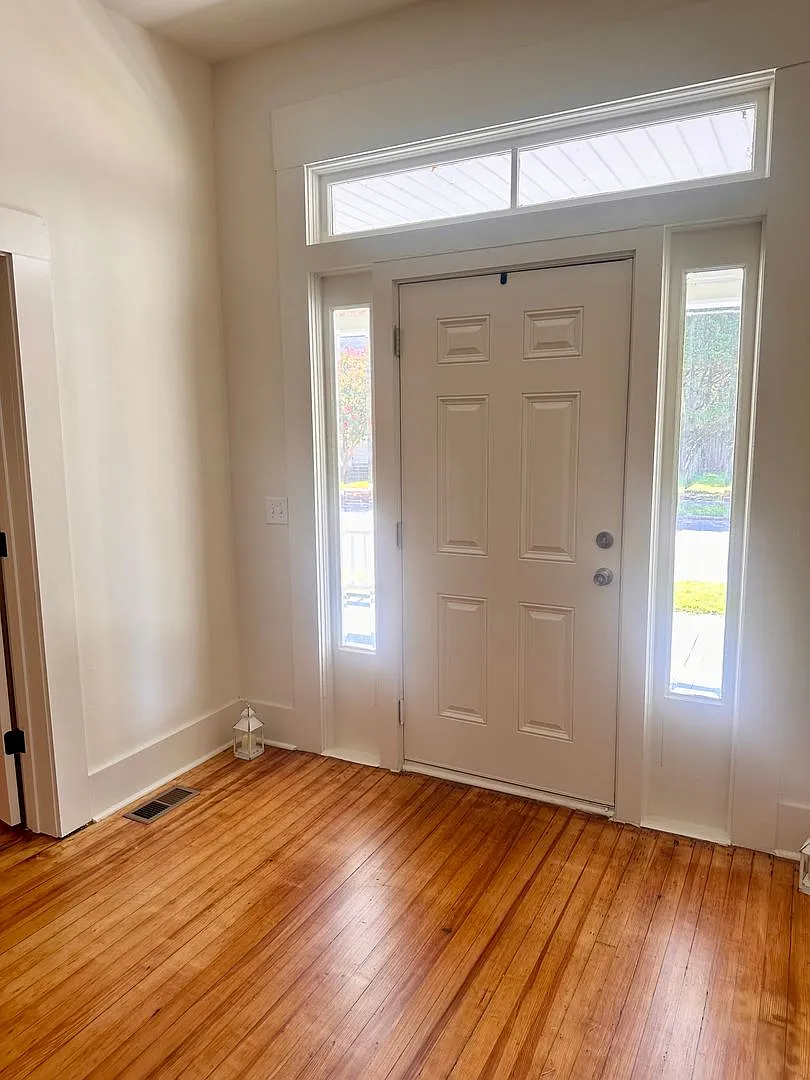 3 bed, $1,500 — Photo 3