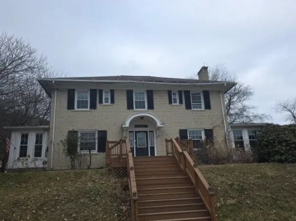219 Liberty St, Franklin, PA 16323