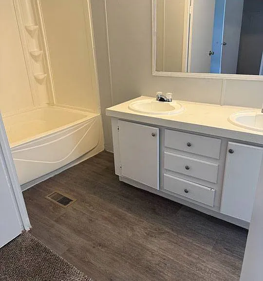600 E Anderson Rd #710 — Photo 4