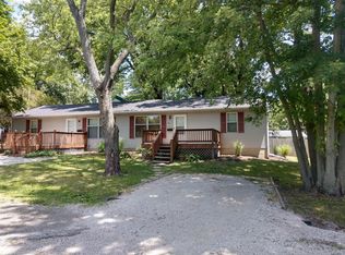 303 N Union St, Monticello, IL 61856