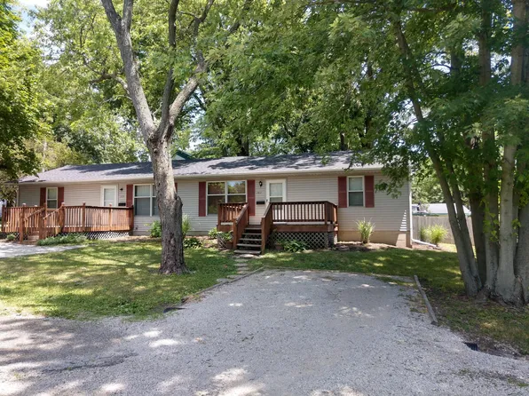 303 N Union St, Monticello, IL 61856