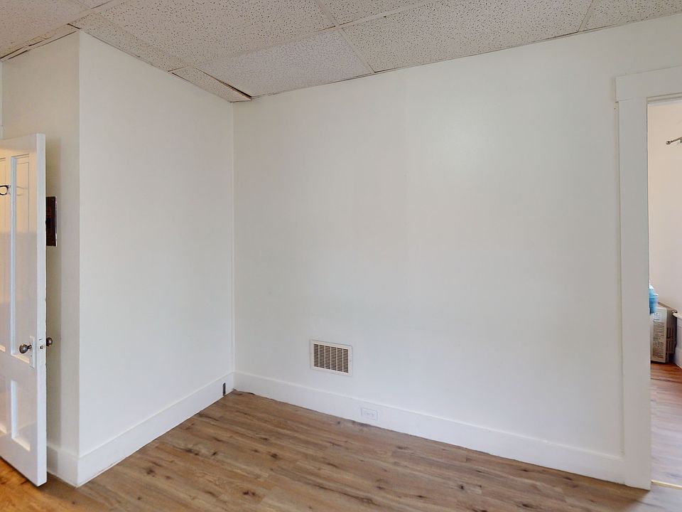 Building Photo 3