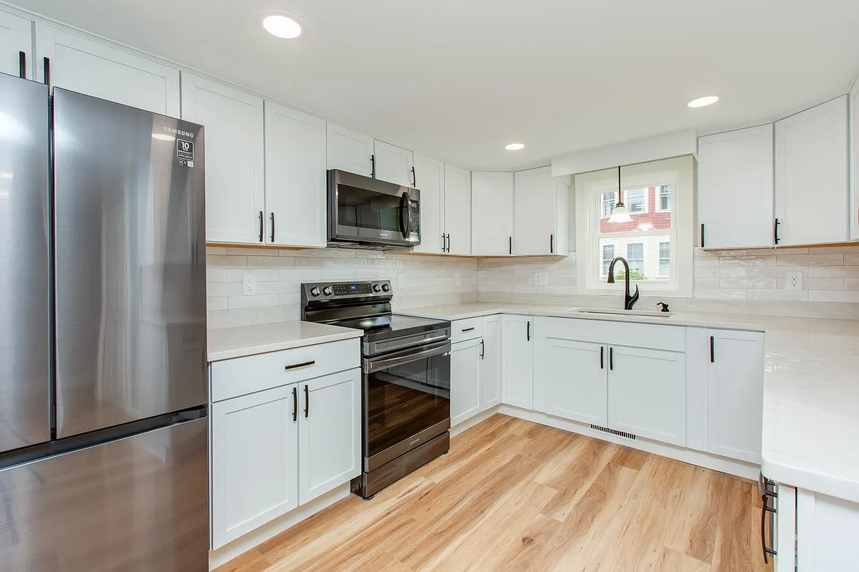 44 Pearl St — Photo 3