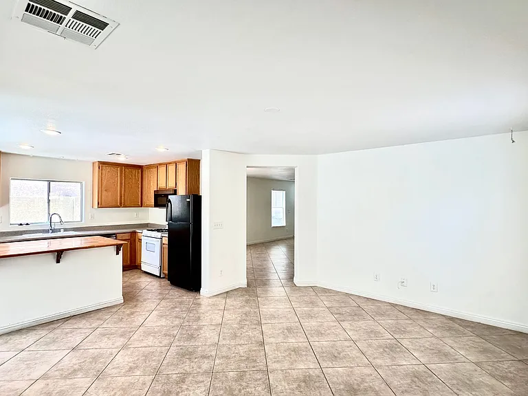 11588 Vesuvio Ct — Photo 4