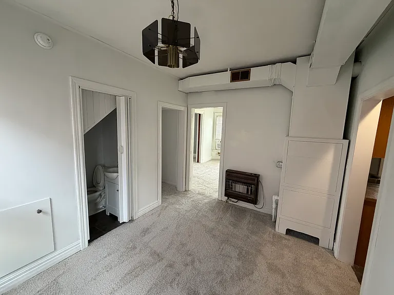 321 Cass St — Photo 7