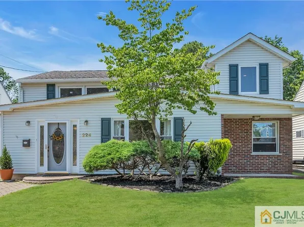 224 Elizabeth Ave, Iselin, NJ 08830