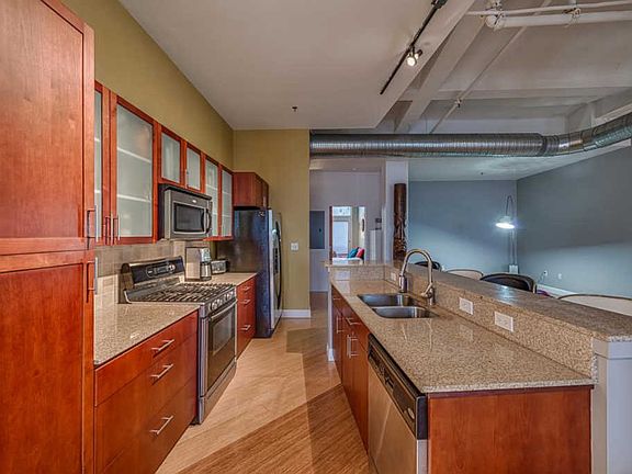 4th image of 1136 Washington Ave Unit 901