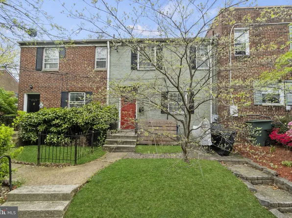 2908 Landover St, Alexandria, VA 22305