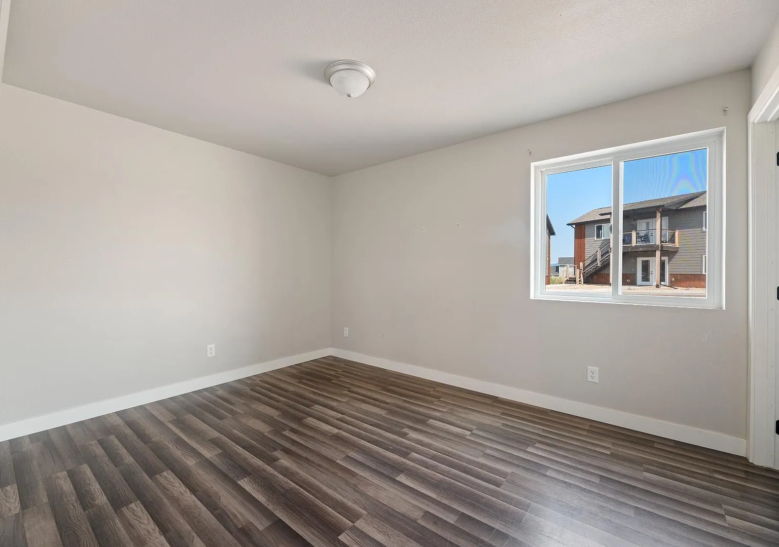 2 bed, 770 sqft, $1,700 — Photo 4