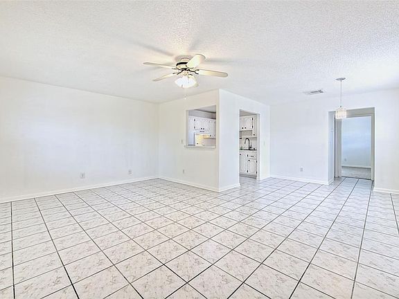 4th image of 401 DORCHESTER PLACE #49