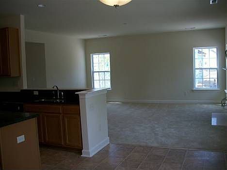 4th image of 1402 Kemp Bridge Dr