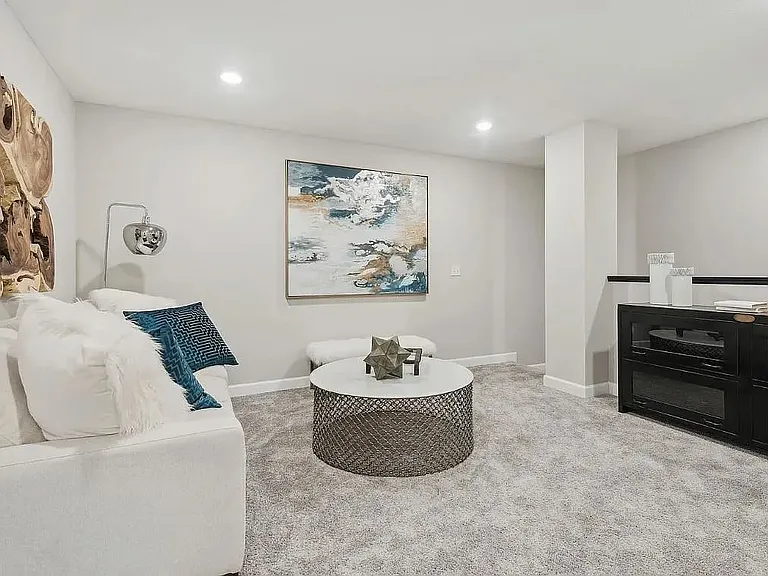 For Rent: $2,600 (3 beds, 3 baths, 1,782 Square Feet) - Upper loft area