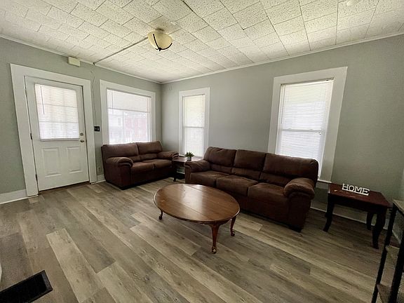 4th image of 73 Groton Ave #1