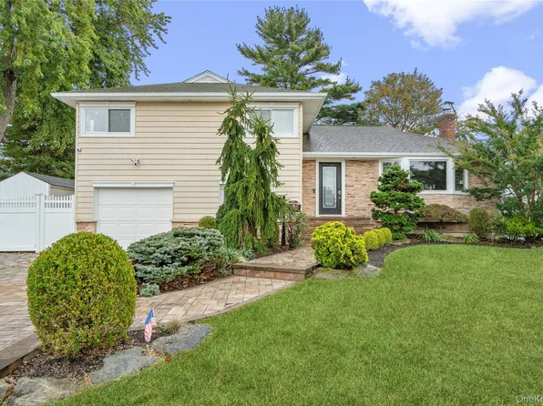 240 Wyngate Drive, Massapequa, NY 11758