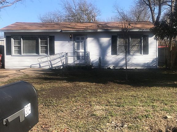 2nd image of 304 E Bois D Arc St