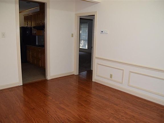 4th image of 176 Glendale Dr